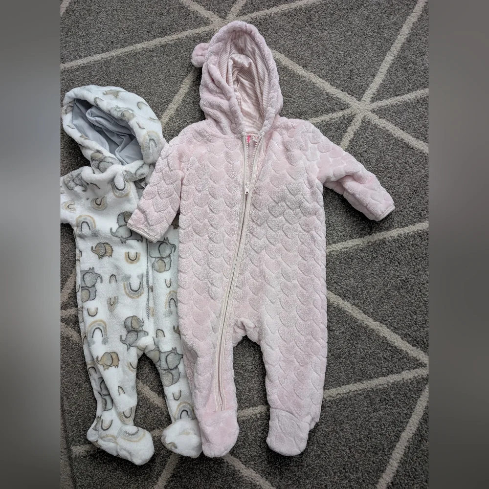 Bundle Baby Girls Fleece Footed Pajamas And Swaddle - Picture 4 of 7